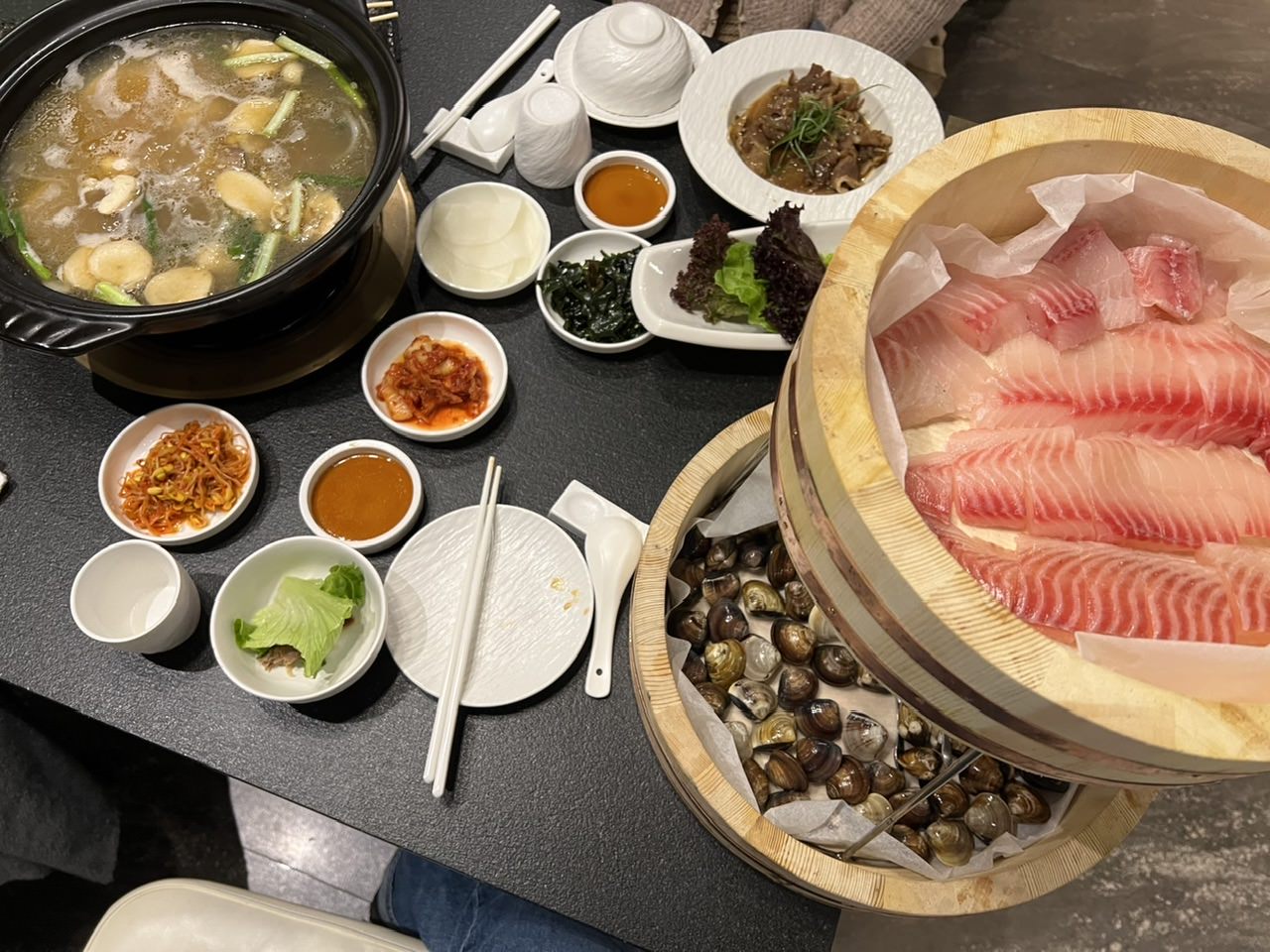 【捷運市府站】微風信義店~朋月栻-韓雞雞–江原道-宗음식 韓吃一隻雞火鍋鍋物饗宴|大呼過癮的雞湯火鍋美食冒險! - 第26張圖