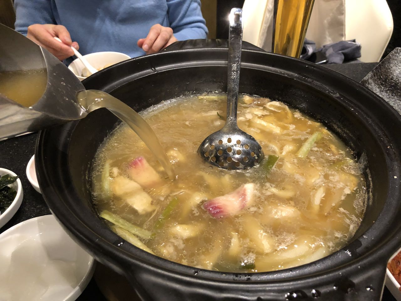 【捷運市府站】微風信義店~朋月栻-韓雞雞–江原道-宗음식 韓吃一隻雞火鍋鍋物饗宴|大呼過癮的雞湯火鍋美食冒險! - 第33張圖