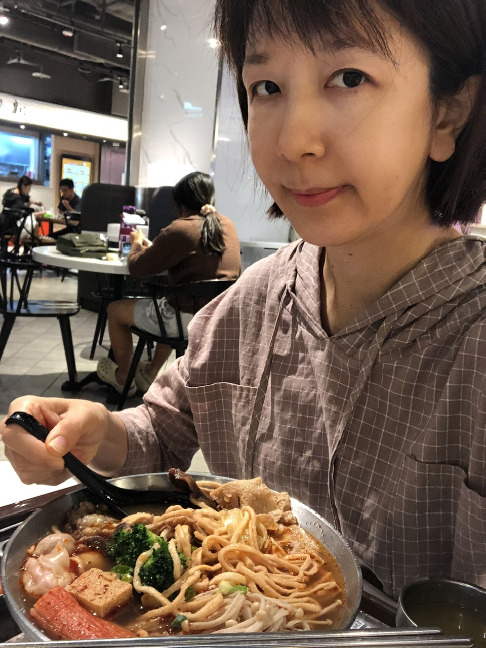 【滷台味】台北微風南山地下街的台味美食|雞腿飯、牛三寶麵一次收服味蕾的經典滷香 - 第16張圖